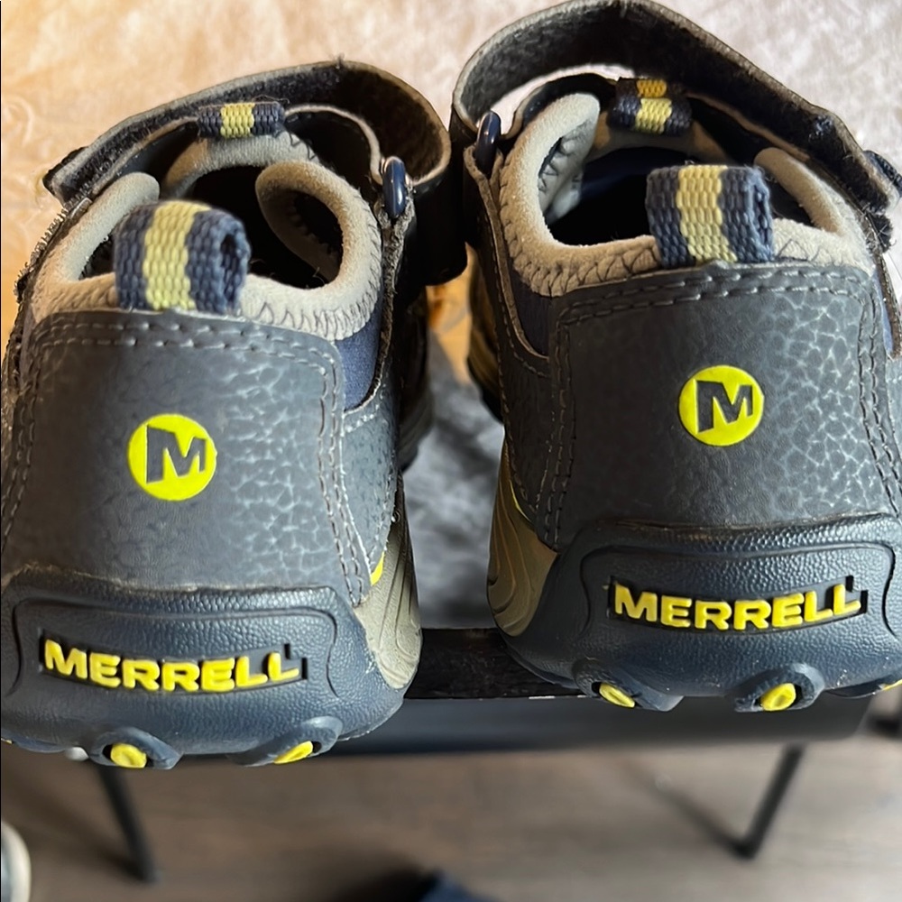 Merrell Gray and Yellow Sneakers with Sturdy Heel